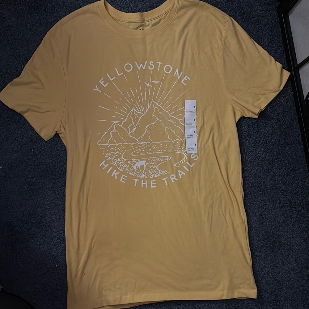 Goodfellow & Co Yellow Short Sleeve Tee
Send offers, Ask questions.